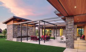 home in Oregon embraces a U-shaped design