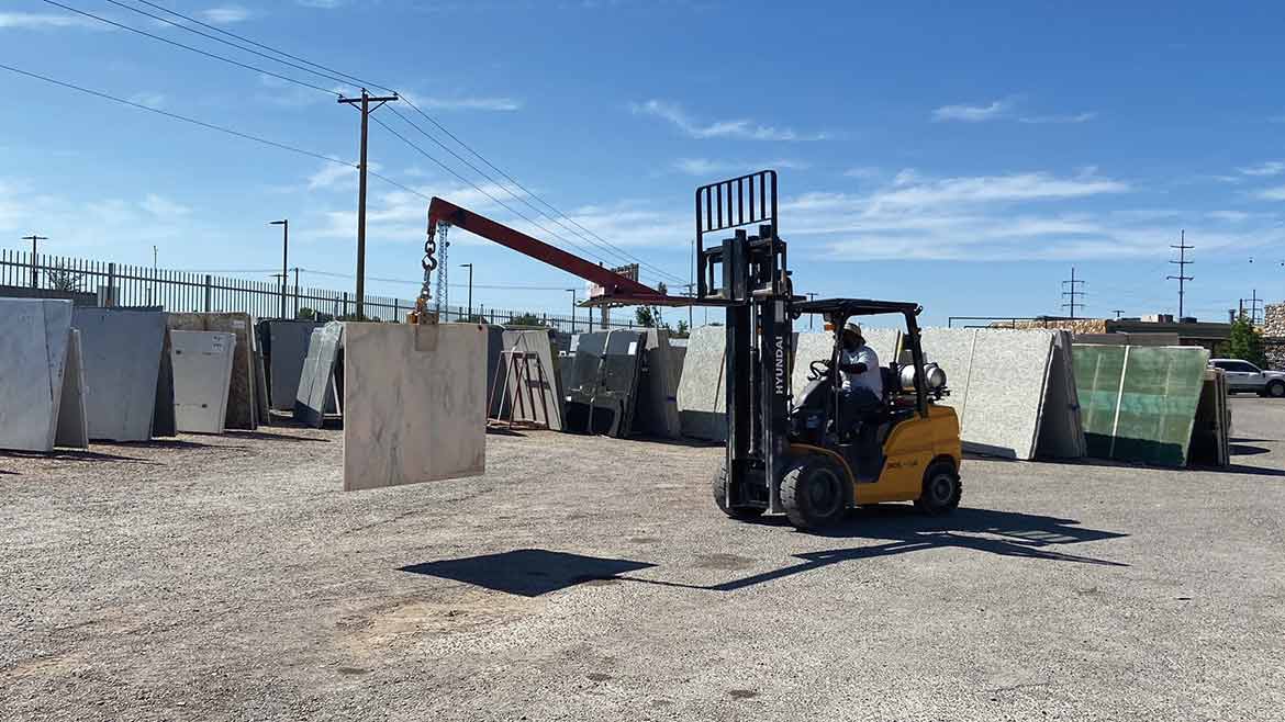 SW 0223 Inside the Shop Rocky 01