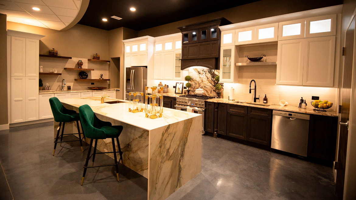 SW 1222 WEB Inside The Shop 09