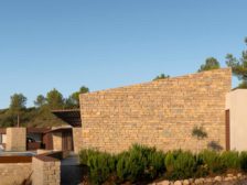 Dry-stacked natural stone pieces